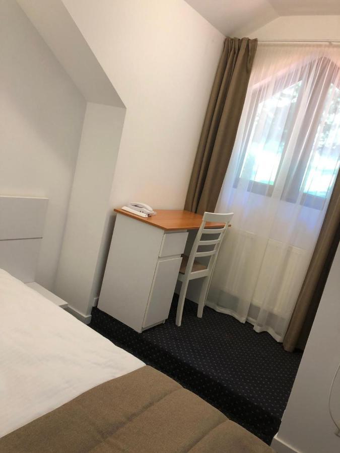 Pensiunea Piscul Cainelui Sinaia Eksteriør billede